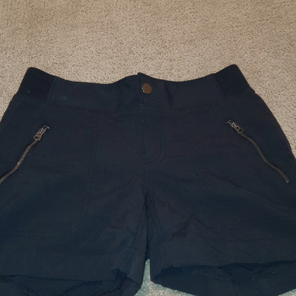 Athleta black hiking shorts sz 2